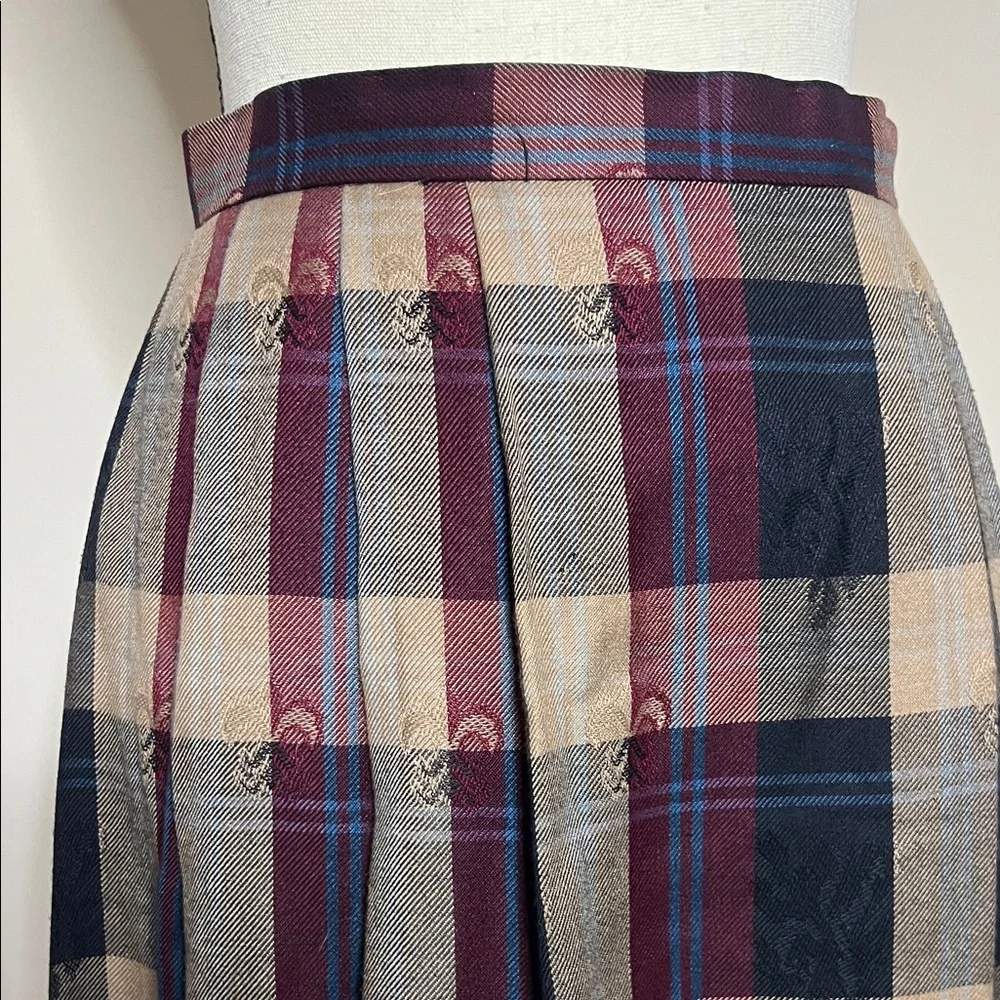 🗝️📞📠👵📜✒️Very Vintage Women’s Plaid Midi Skirt in Navy, Beige & Burgundy